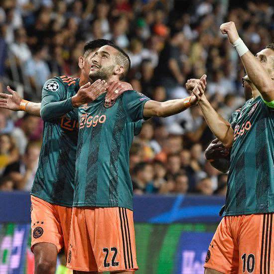 背后隐藏的 背后隐藏的