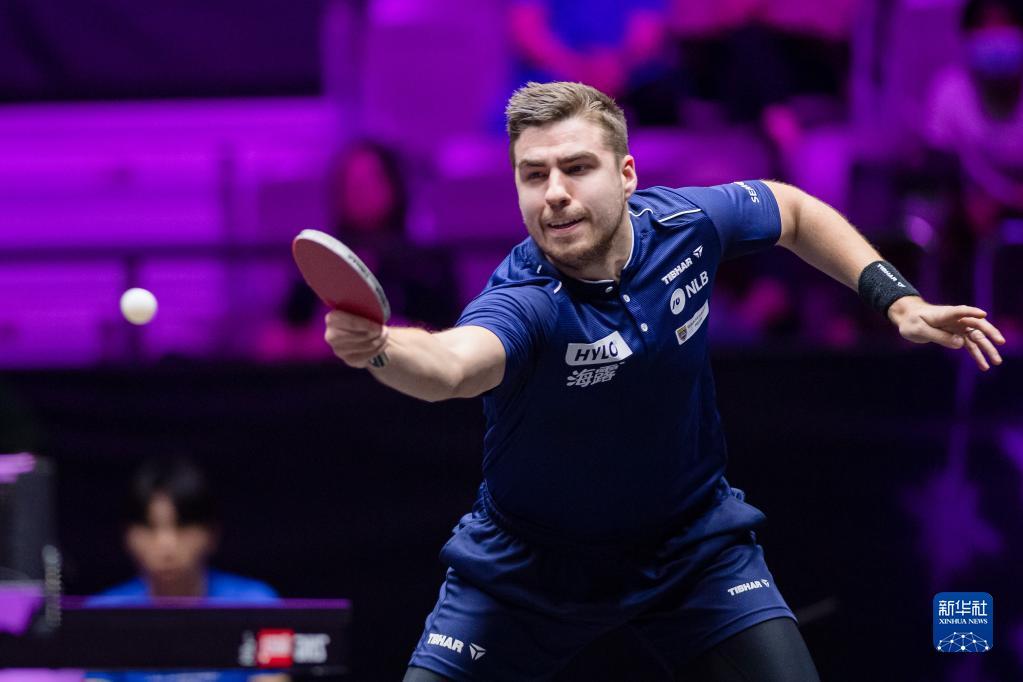 更像是一位 更像是一位